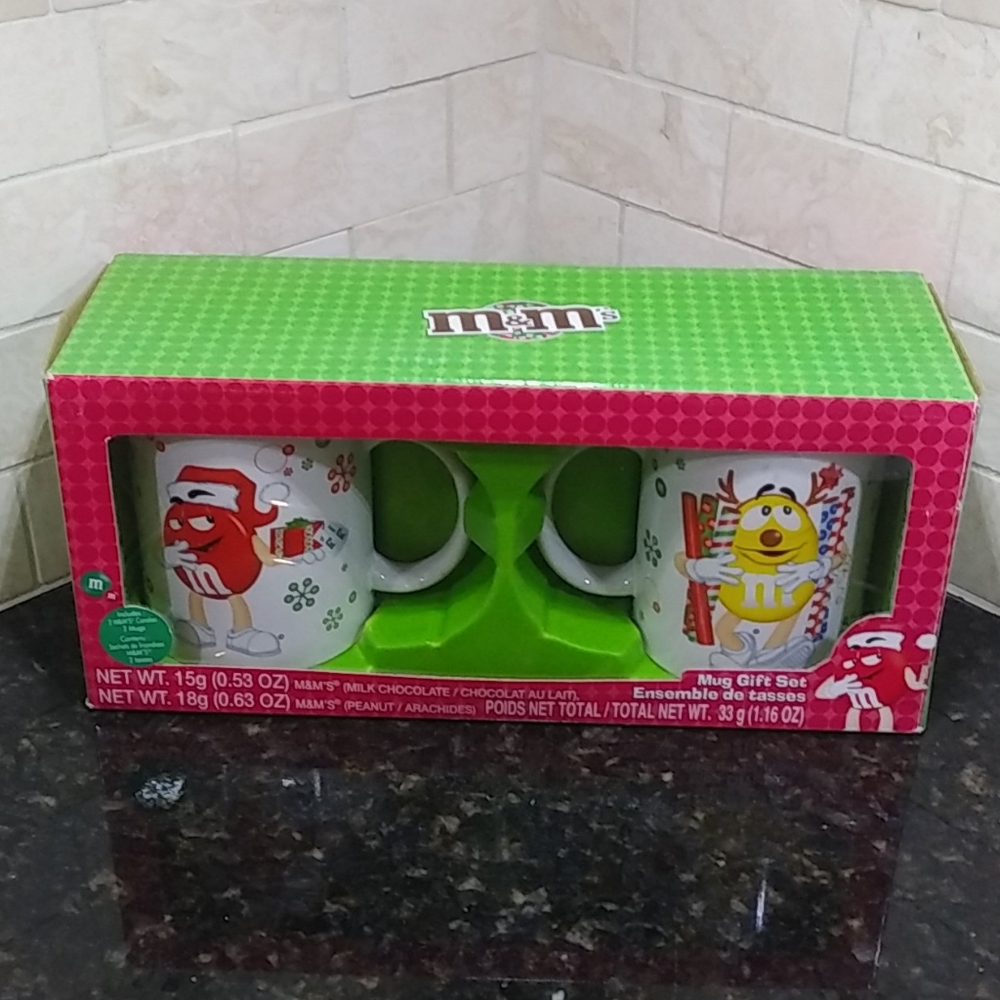 M&Ms 2010 Holiday Christmas Red/Yellow Mugs